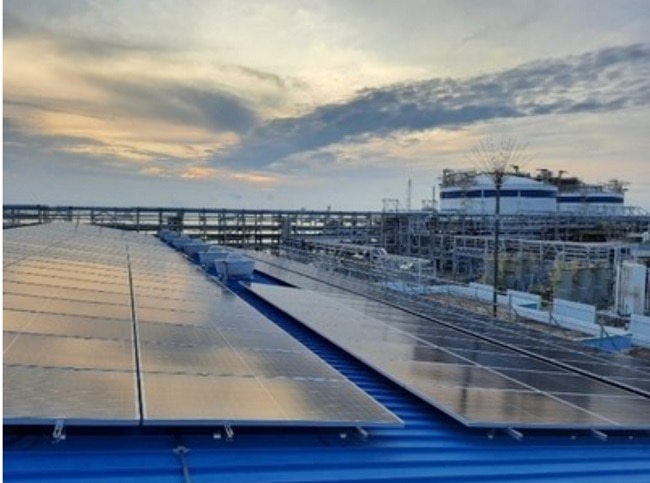 Total inicia el suministro de energía solar a la terminal de GNL de Singapur