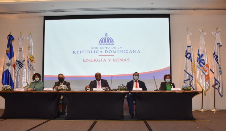 Rep. Dominicana Empresas presentan credenciales para licitación plantas a gas natural y terminal gasífera