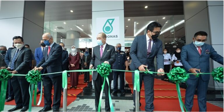PETRONAS-y-Sabah-lanzan-un-Plan-Maestro-para-el-desarrollo-estrategico-del-gas-natural