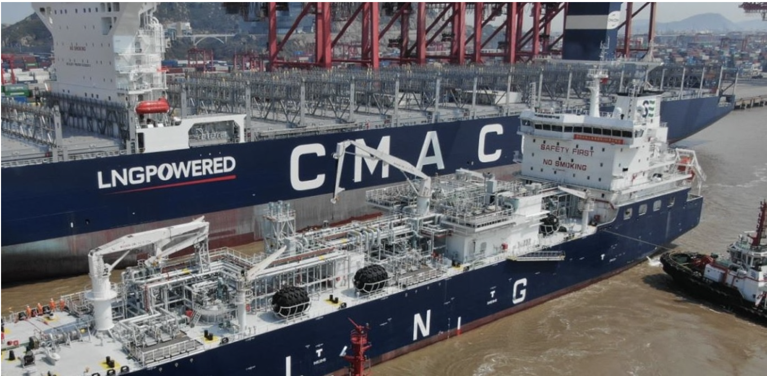 CMA-CGM-y-SIPG-completan-el-primer-abastecimiento-de-GNL-en-el-puerto-de-Shanghai