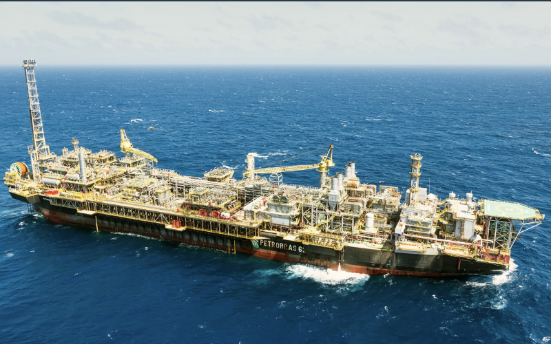 El FPSO P62 en el campo Roncador.