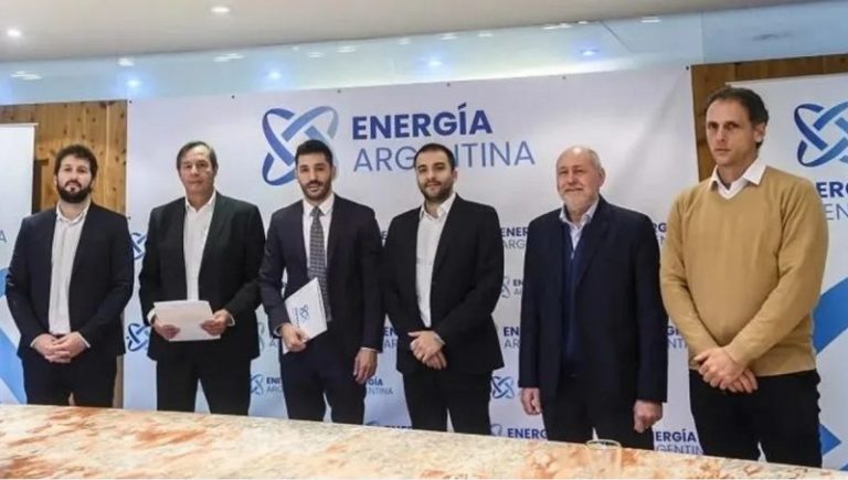 Energía Argentina firma contrato para la provisión de cañerías del gasoducto Presidente Néstor Kirchner