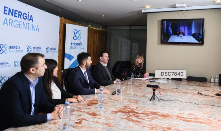 Argentina recibe 5 ofertas para la construcción de gasoducto Nestor Kirchner