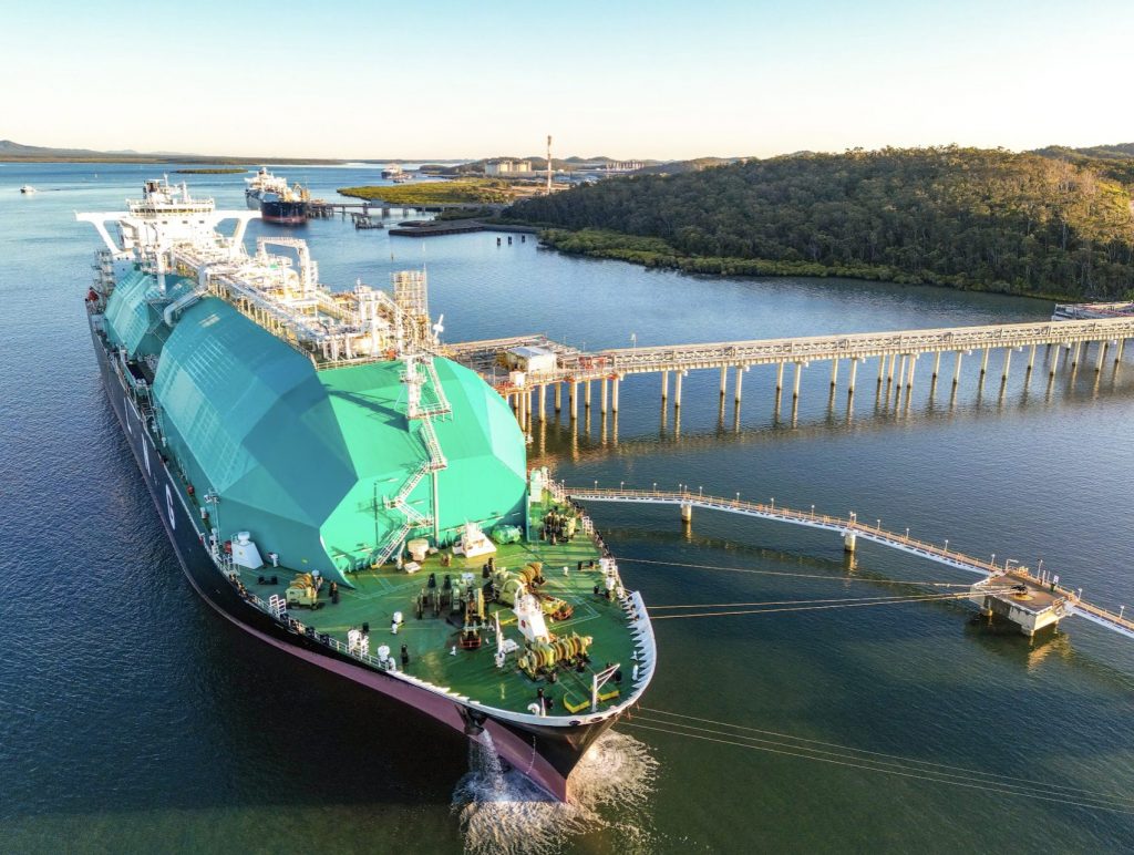 Barco de GNL @gnlglobal