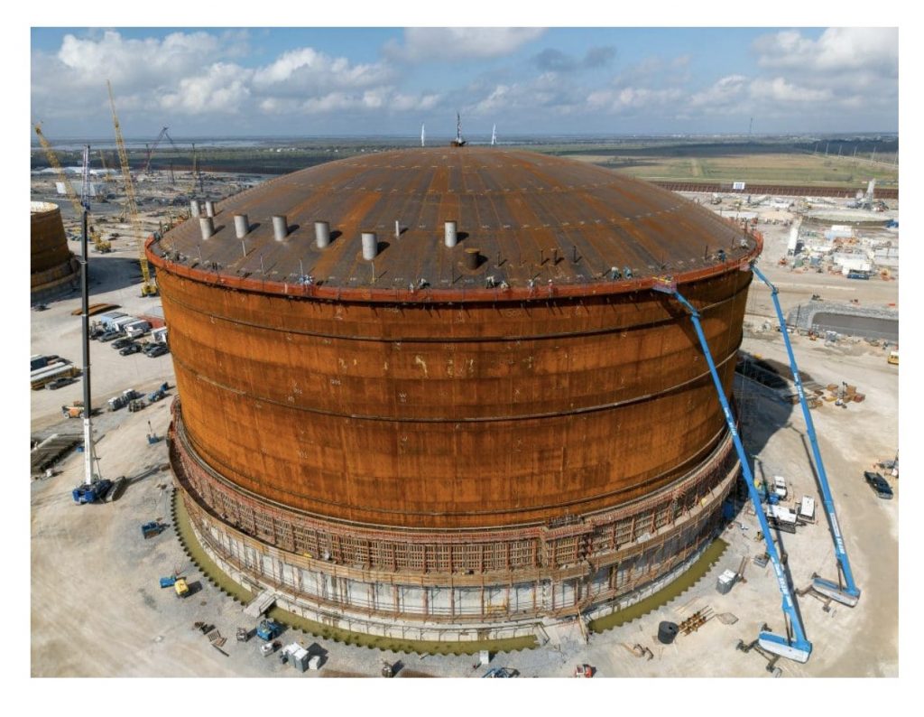 Venture Global LNG: Plaquemines LNG avanza con el primer tanque de almacenamiento de GNL