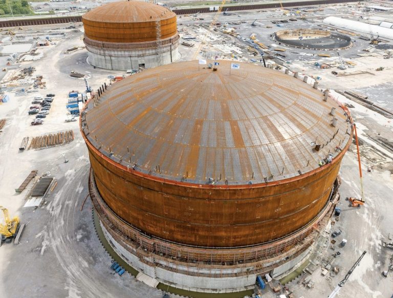 Venture Global anuncia elevación del techo del segundo tanque de almacenamiento de su proyecto Plaquemines LNG