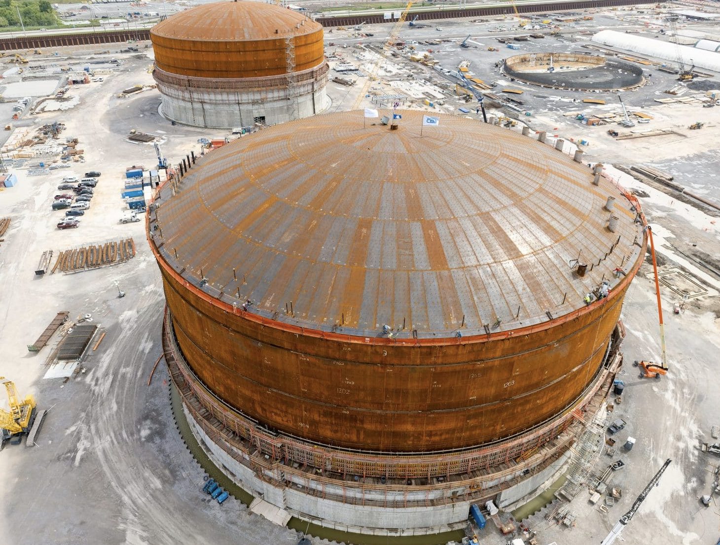 Venture Global anuncia elevación del techo del segundo tanque de almacenamiento de su proyecto Plaquemines LNG