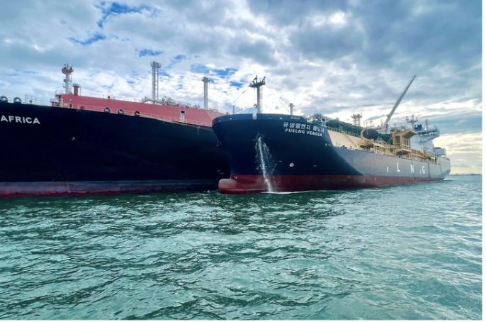 FueLNG Venosa completa sus operaciones inaugurales de carga de GNL
