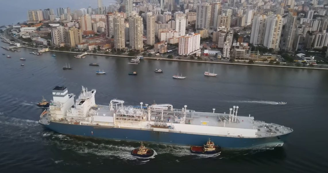 El Puerto de Santos en Brasil recibe a la FSRU Höegh Giant