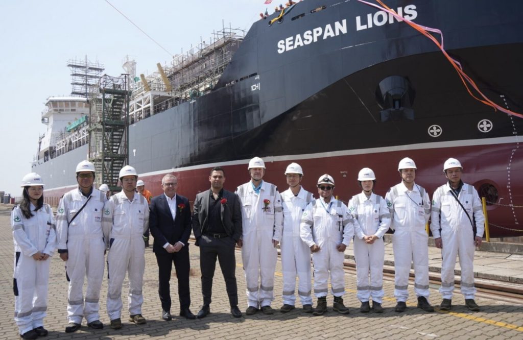 Seaspan lanza un segundo buque para el abastecimiento de GNL como combustible