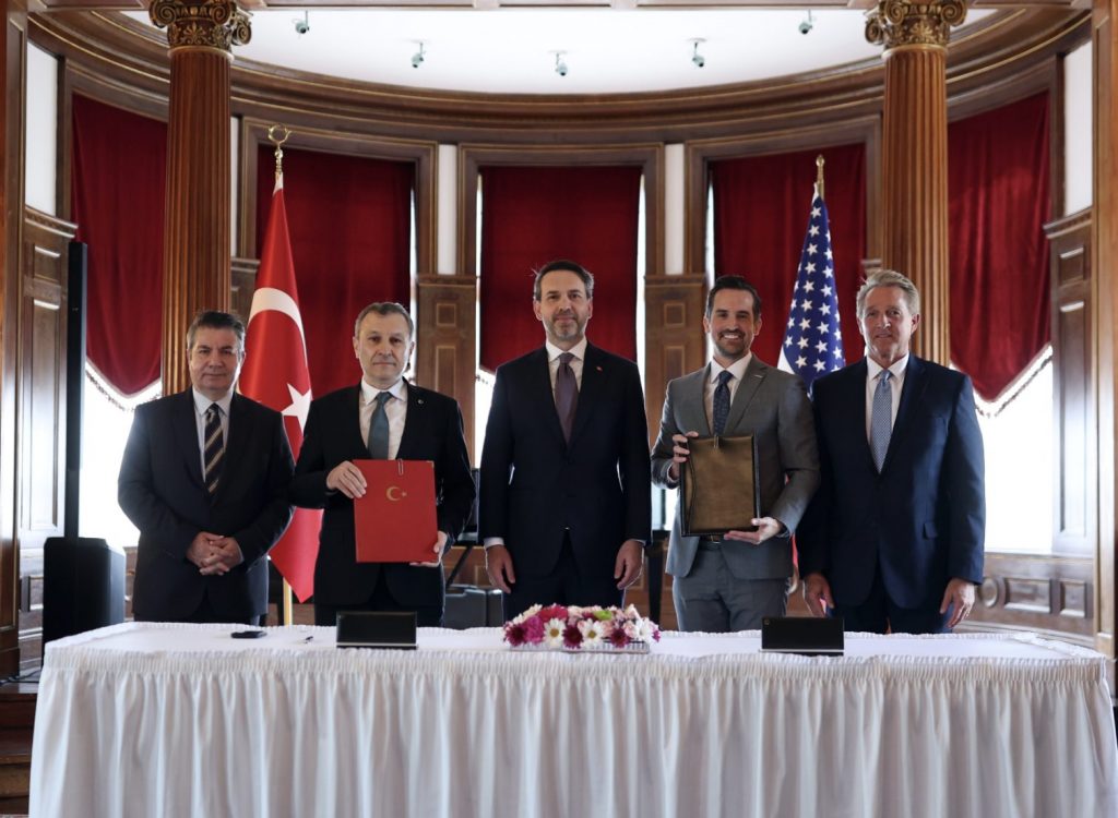 Turquía firma acuerdo de GNL a largo plazo con ExxonMobil
