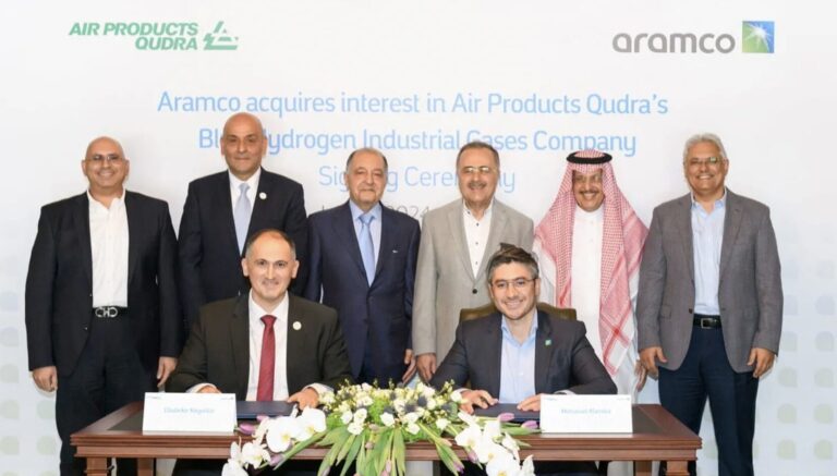 Aramco, una de las principales empresas integradas de energía y productos químicos del mundo, ha firmado acuerdos definitivos para adquirir una participación accionaria en Blue Hydrogen Industrial Gases Company (BHIG), con sede en Jubail, una filial de propiedad total de Air Products Qudra (APQ)