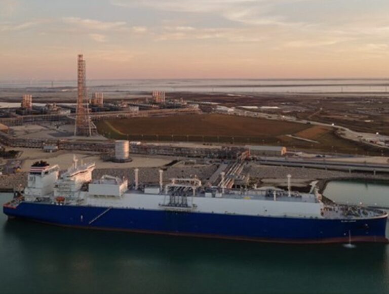 Cheniere firma acuerdo con PTT de Tailandia
