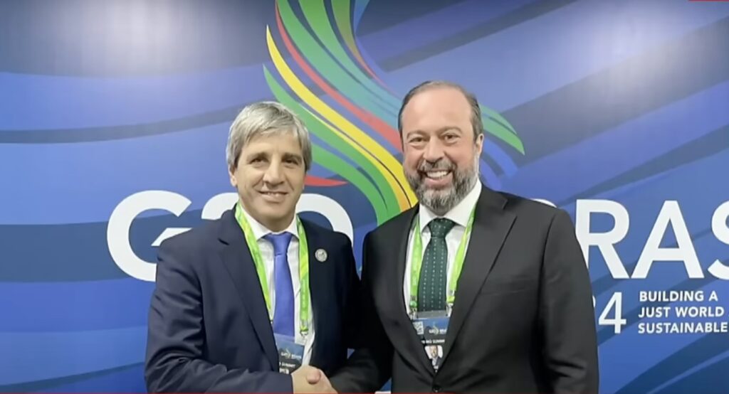 Argentina firma acuerdo con Brasil para exportar gas de Vaca Muerta a partir de 2025