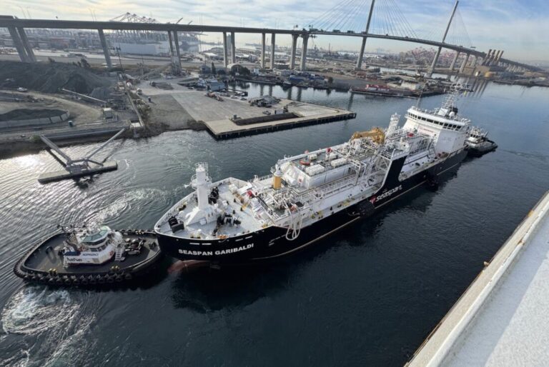 Seaspan Energy celebra su primera transferencia de GNL de barco a barco
