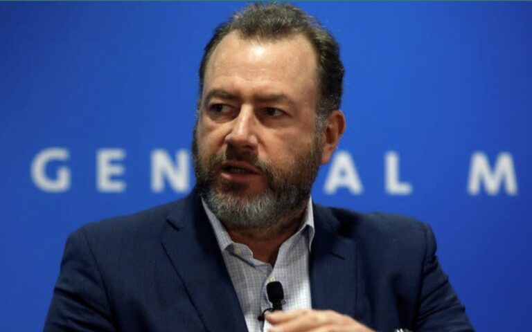 Exxon nombra a un ex presidente de GM para dirigir el negocio de petróleo y gas