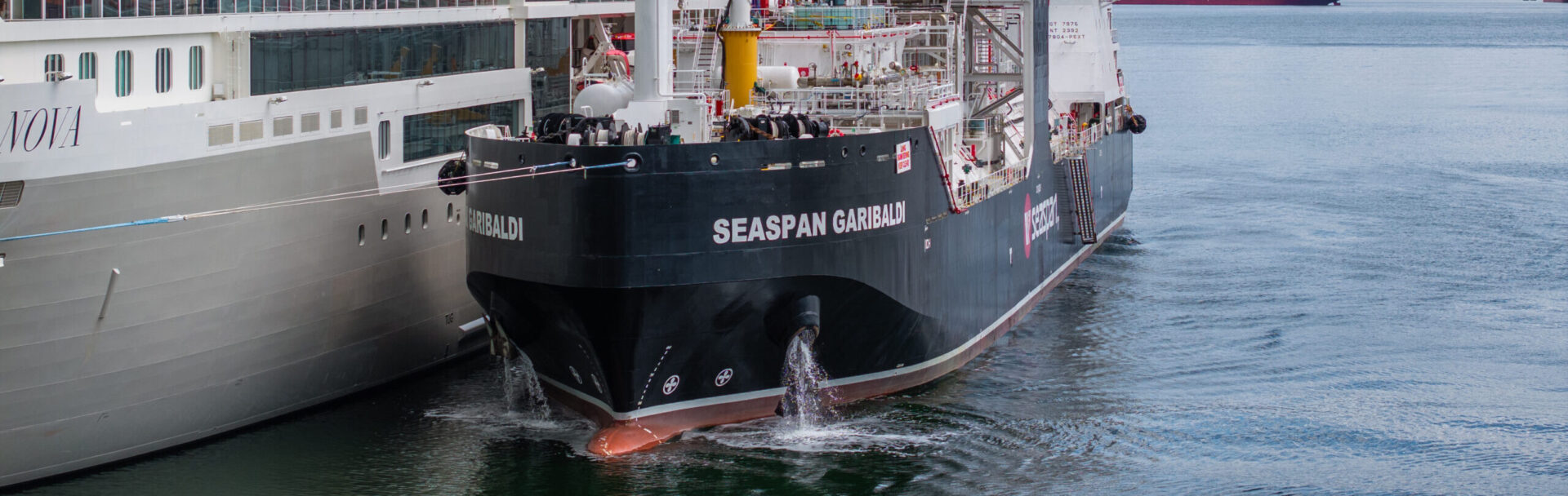 Seaspan Energy prestó servicios de abastecimiento de GNL al Silver Nova de Silversea, apoyando así los esfuerzos de reducción de emisiones en el transporte marítimo y los cruceros mediante la transición hacia el uso de combustibles marinos tradicionales.