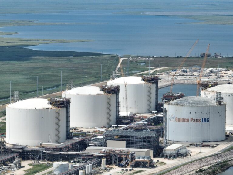 Exxon y QatarEnergy solicitan permiso a los reguladores estadounidenses para reexportar GNL a partir del 1 de octubre
