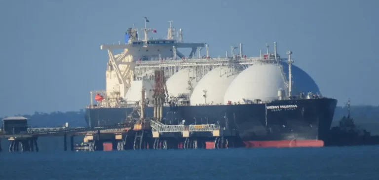 China refuerza su relación energética con Rusia: segundo cargamento de GNL sancionado arriba a puerto chino
