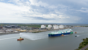 Primer cargamento de exportación de GNL zarpa de Golden Pass LNG