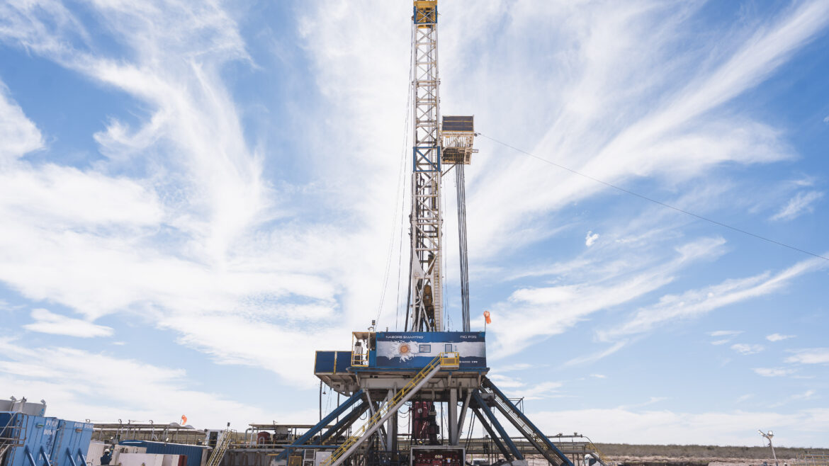 YPF incorpora a Eni y XRG para desarrollar el segmento upstream del proyecto Argentina LNG